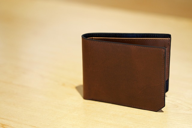 wallet-1081310_640