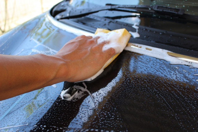 春夏秋冬に合わせた洗車方法してますか？花粉、雨ジミ、融雪剤…それぞれ適切な洗車方法は異なります！
